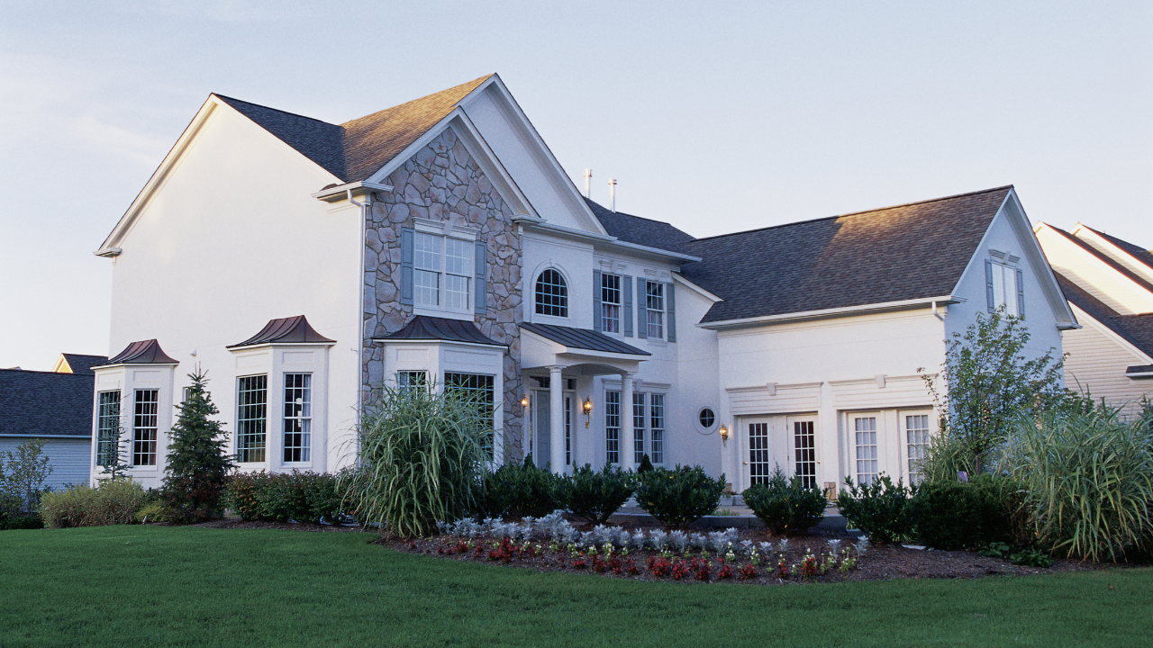 Cât costă să construiești o casă în 2025: Ce înseamnă fiecare etapă și care este diferența dintre casele construite la roșu, la gri sau la cheie