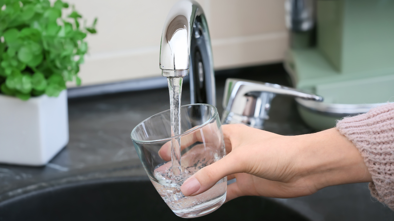 Prețul apei în România 2025: Cât costă un metru cub de apă în fiecare județ