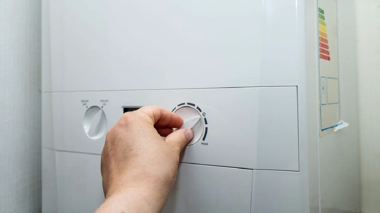 Țara în care ești amendat cu până la 3.000 de euro dacă dai drumul la căldură prea devreme