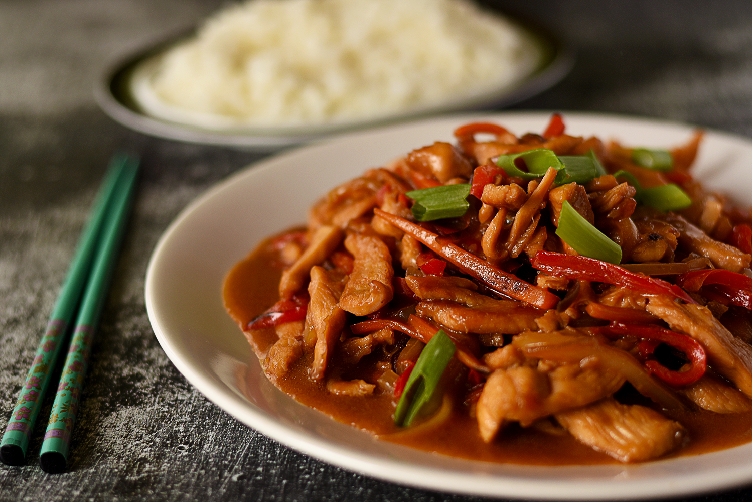 Mâncarea chinezească, tot mai populară în lume. Ce pericole ascunde