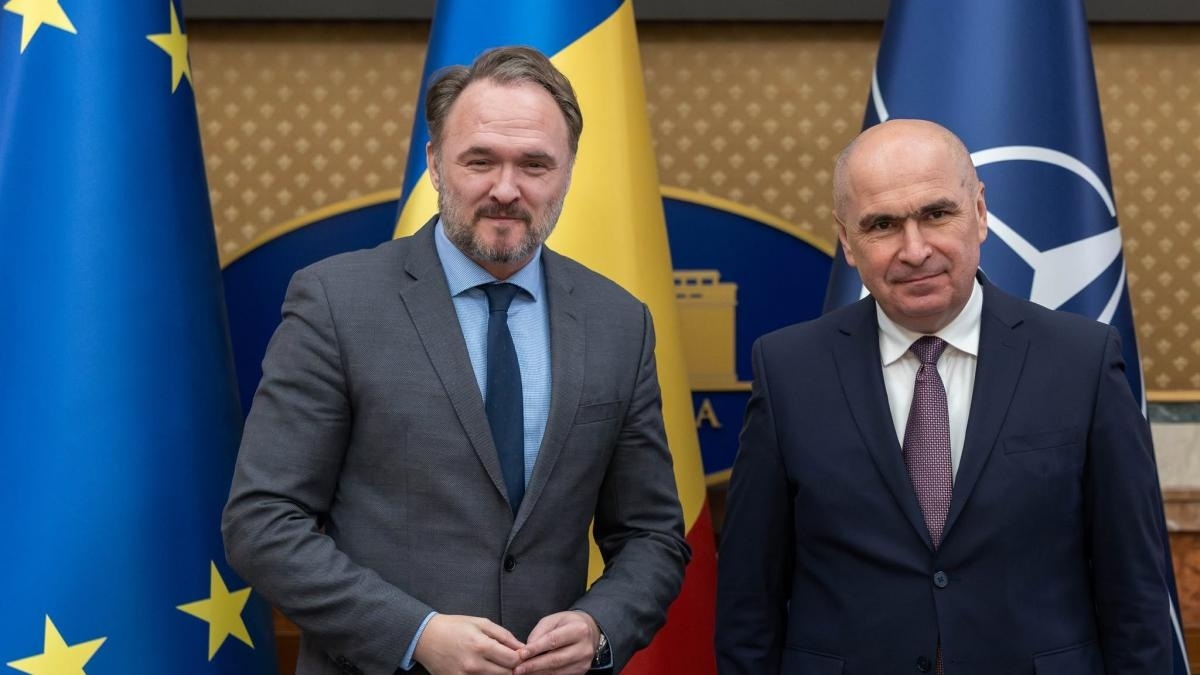 România are cel mai mare deficit din UE. Bruxelles-ul cere măsuri „curajoase”. Premierul Bolojan anunță un noi măsuri pentru reducerea cheltuielilor: „Noiembrie și decembrie vor fi luni hotărâtoare pentru buget”