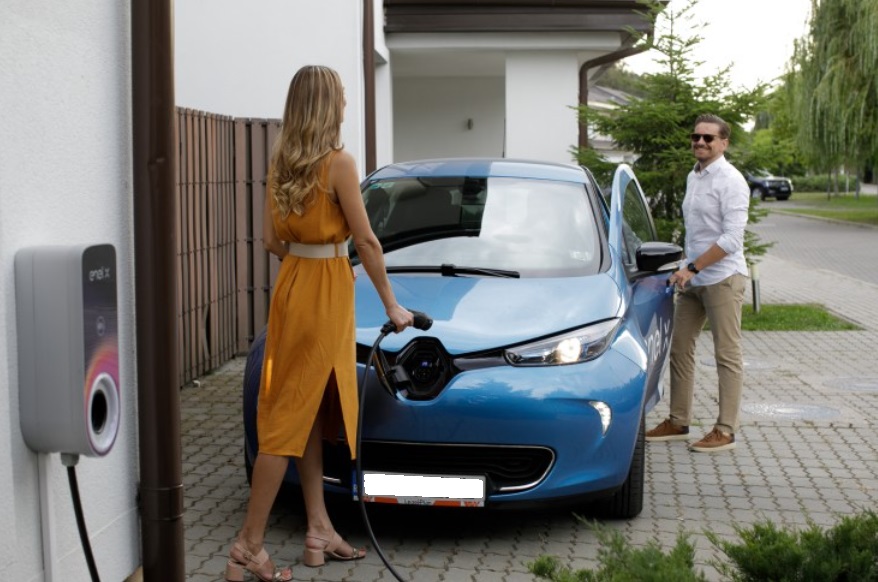 Ce ai nevoie și cât costă să-ți montezi stație de încărcare acasă. Plinul pentru mașina electrică cu doar 70 lei