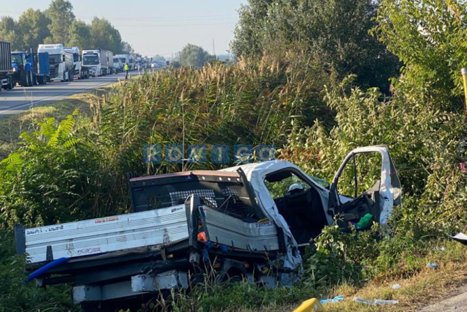 Român de 33 ani, mort într-un accident în Italia. Camioneta lui Marian a fost lovită de două TIR-uri