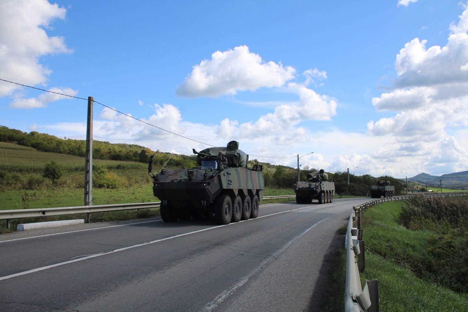 Armata Română a scos blindatele în stradă. Anunţ de ultimă oră făcut de Forţele Terestre Române, vin şi militari NATO