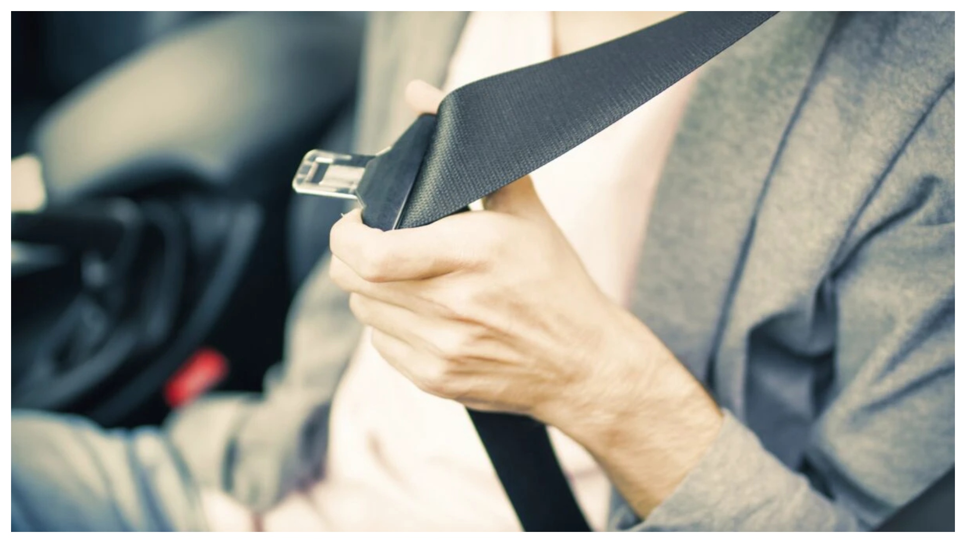 S-a schimbat legea! Cine sunt şoferii sau pasagerii care sunt exceptaţi de la purtarea centurii de siguranţă.