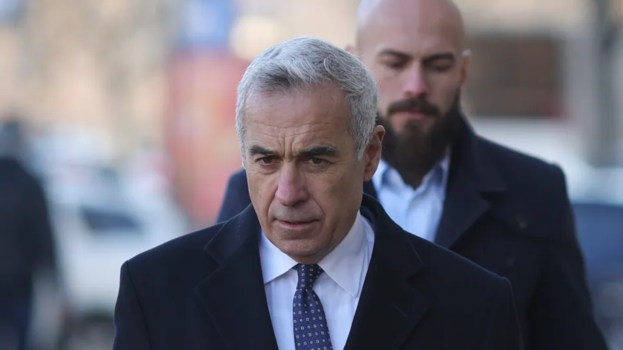 Călin Georgescu, sub control judiciar pentru încă 60 de zile în dosarul în care este judecat pentru promovarea cultului persoanelor vinovate de săvârșirea unor infracțiuni de genocid, contra umanității și de crime de război