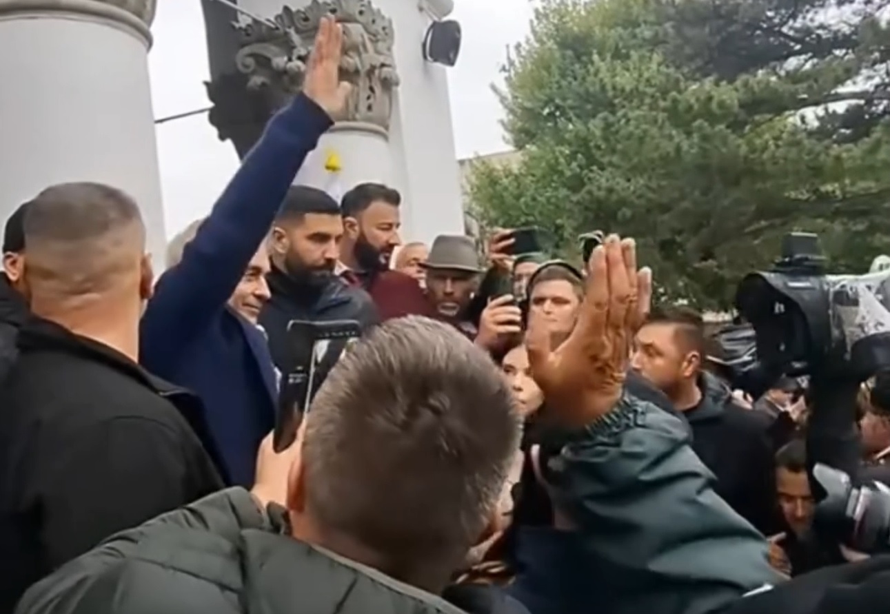 Călin Georgescu îi reclamă la CSM pe Nicușor Dan și pe deputatul PNL Alexandru Muraru. Ce fapte invocă liderul ”suveraniștilor” din România