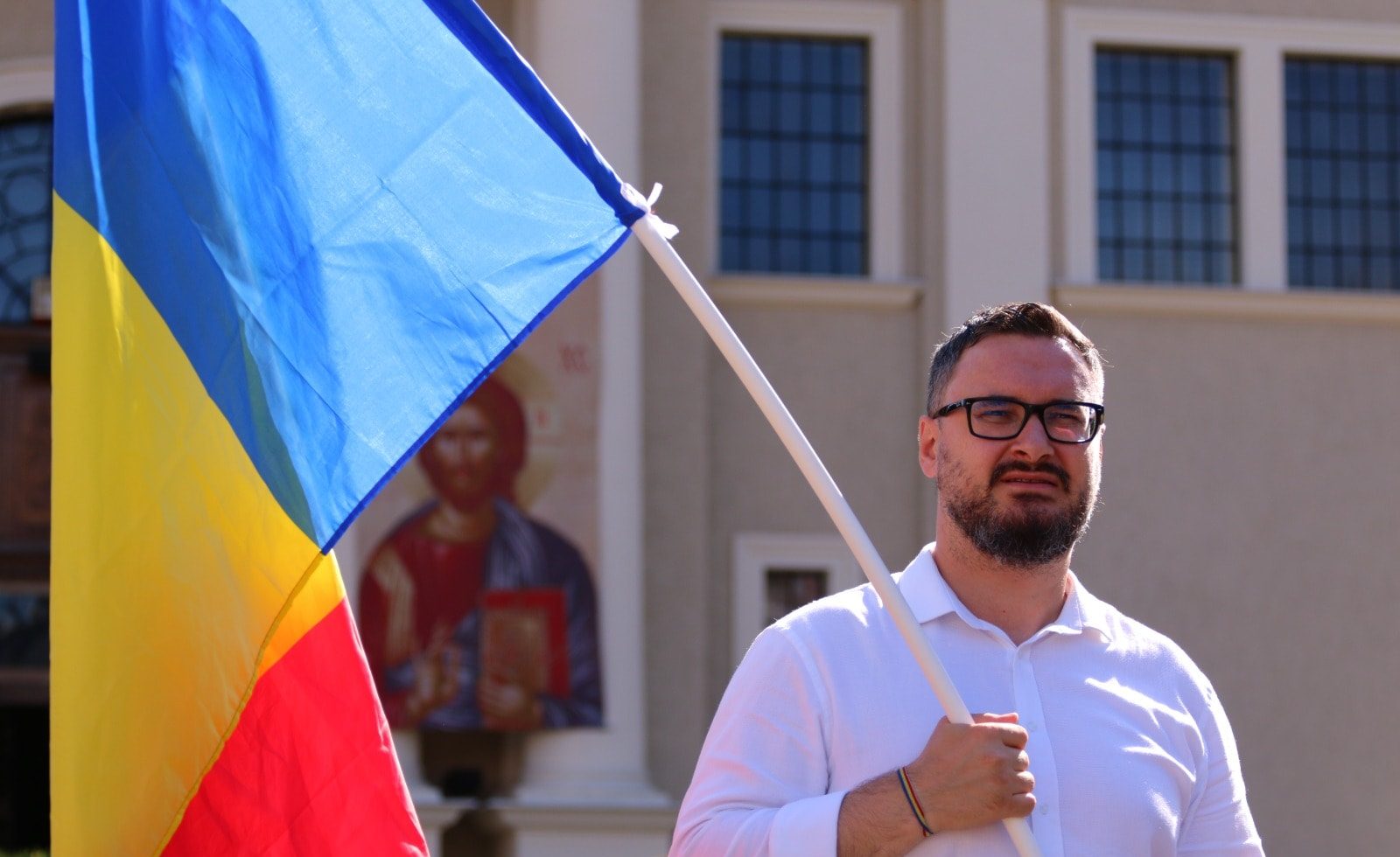 Deputatul AUR Dan Tanasă, cel care a declanșat scandalul livratorilor străini, reacție dură după intonarea imnului ”ținutului secuiesc” la congresul UDMR: ”Bolojan a stat drept. Este o rușine națională”