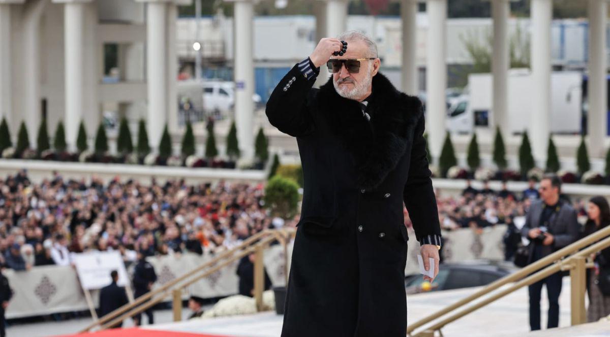EXCLUSIV: Cum ar fi organizat Gigi Becali sfințirea Catedralei Mântuirii Neamului și de ce Iohannis a procedat corect când nu s-a prezentat: „N-are ce căuta. Dacă ai bunul simț, nu vii.”