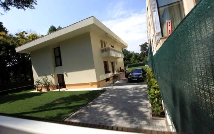 Vila din strada Nikolai Gogol unde locuiește Ilie Bolojan