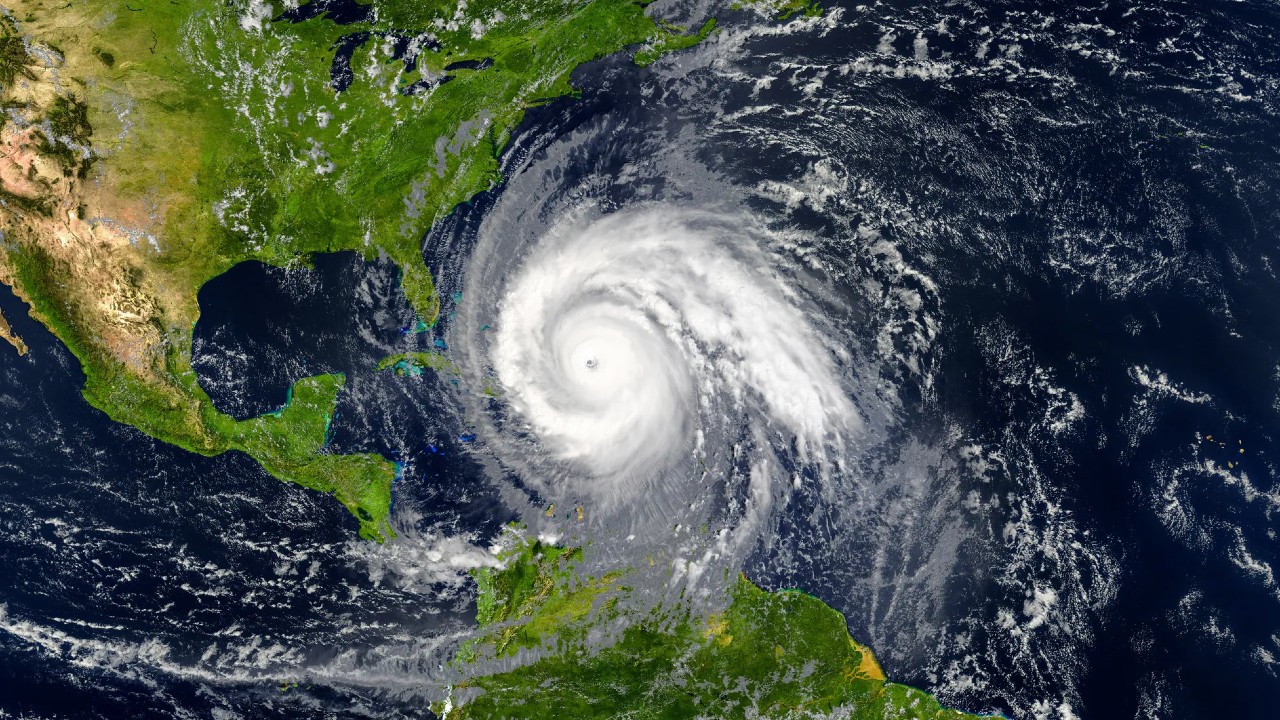 La Niña se întoarce în forță. Fenomenul climatic ar putea înăspri uraganale din Atlantic. Cum va influența iarna anului 2025