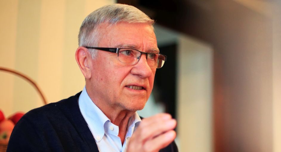 Mircea Sandu s-a stabilit departe de România. Fostul şef al FRF are 73 de ani şi a câştigat de trei ori lupta cu cancerul