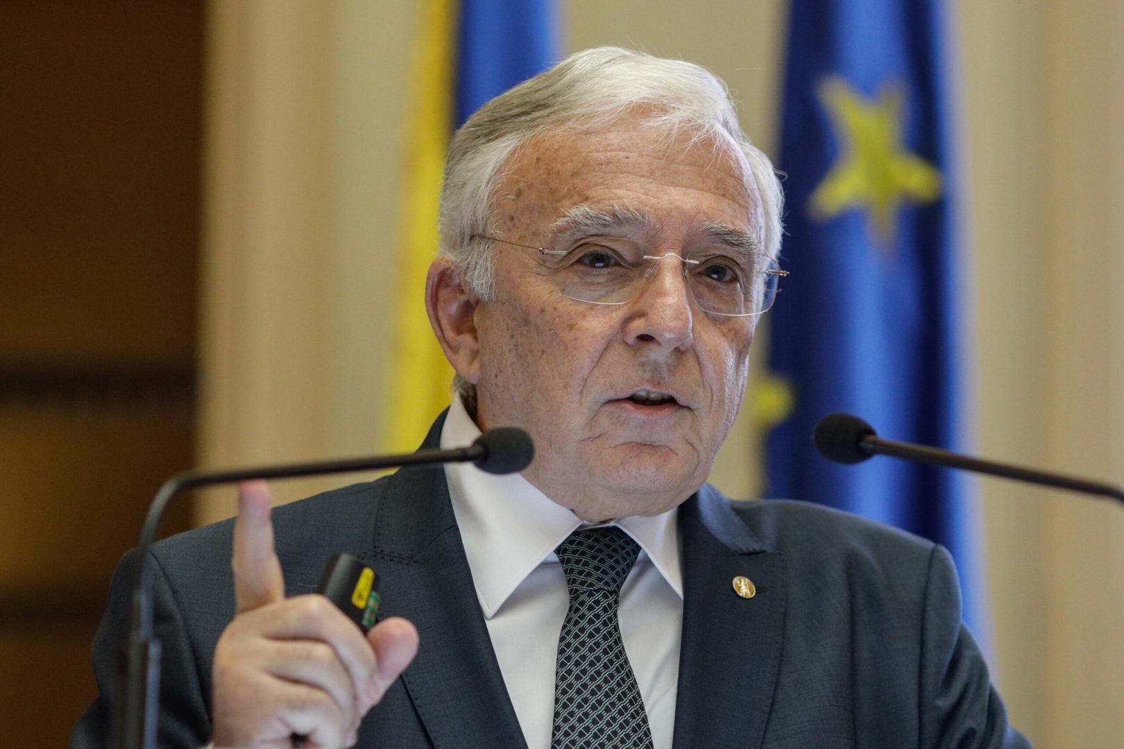 BNR dă vina pe Guvern pentru ratele mari ale românilor: „Menţinerea dobânzii-cheie este necesară pentru stabilitatea preţurilor”