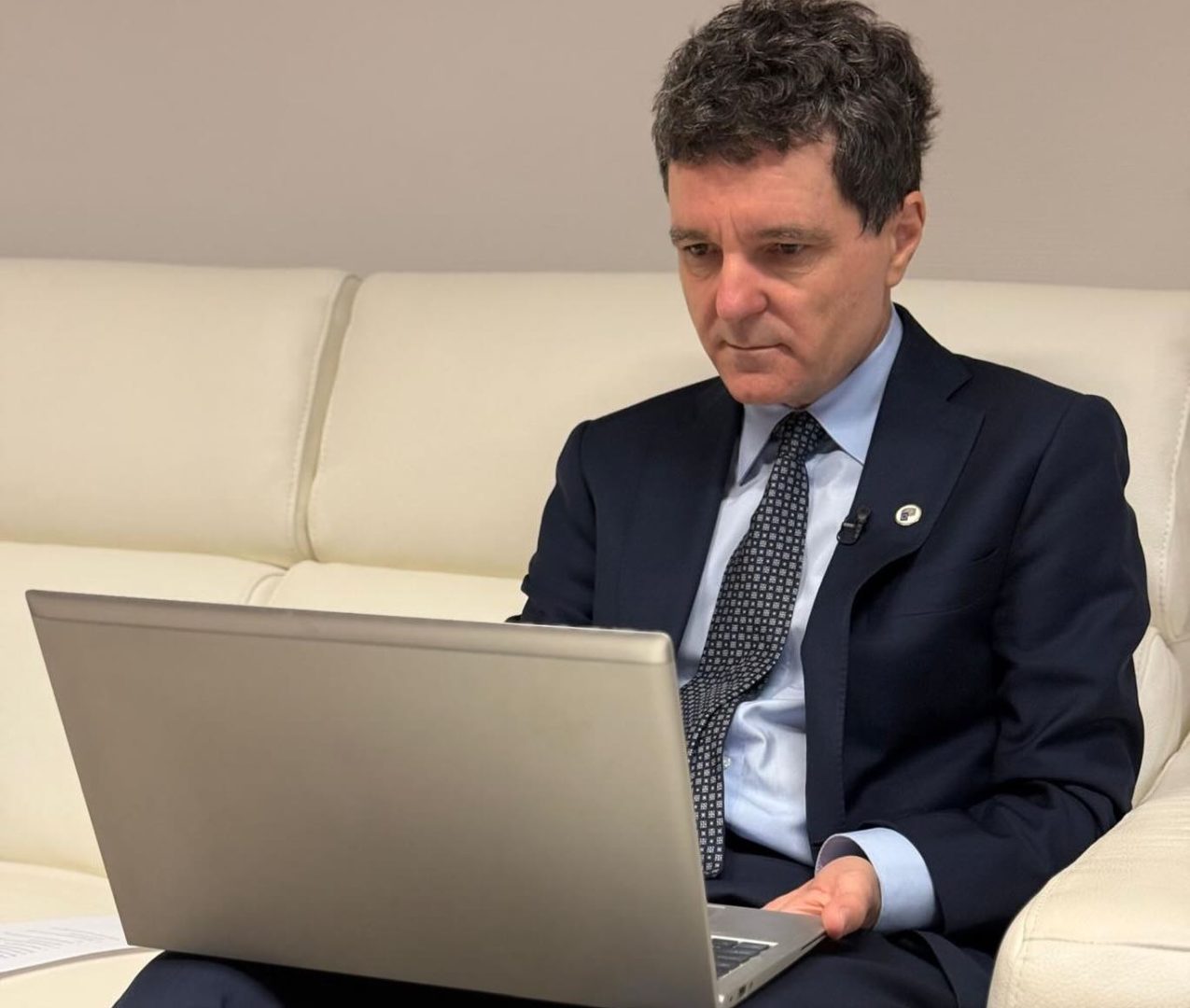 Nicuşor Dan a promulgat legea prin care se reformează sistemul de sănătate: „Medicii de familie vor putea deschide mai uşor puncte de lucru în localităţi mici, pacienţii cu boli grave vor beneficia de servicii spitaliceşti decontate integral”