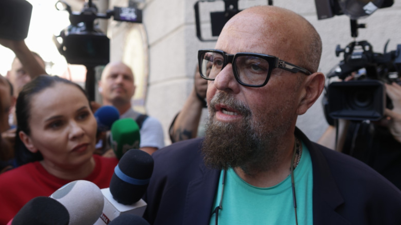 Cristian Popescu Piedone a fost trimis în judecată de DNA. Este acuzat de procurori că și-a anunțat un prieten că va fi controlat de ANPC