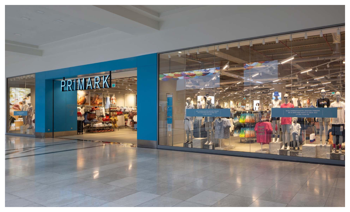 Scandalos! Salariul de mizerie pe care îl are o angajată la Primark. Compania face angajări pe lefuri de nimic