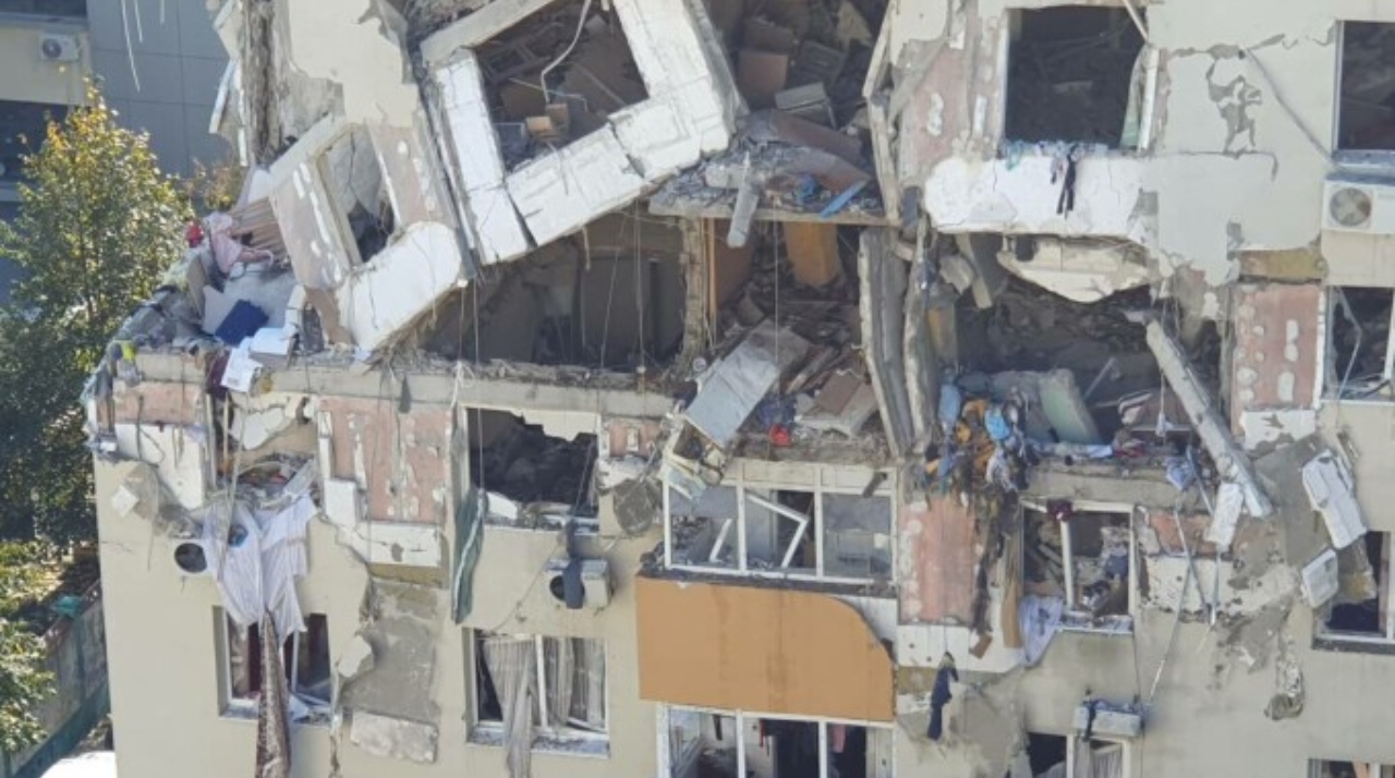 ”Fabrica de bani” care se afla la etajul cinci al blocului care a explodat în Rahova. Noi detalii ies la iveală