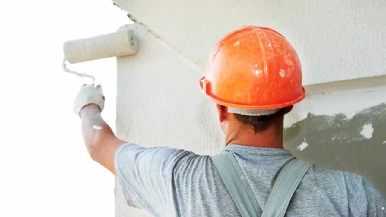 Statul oferă bani pentru 20% din renovări, până la 40.000 de euro pe locuință. Cum puteți pune mâna pe bani