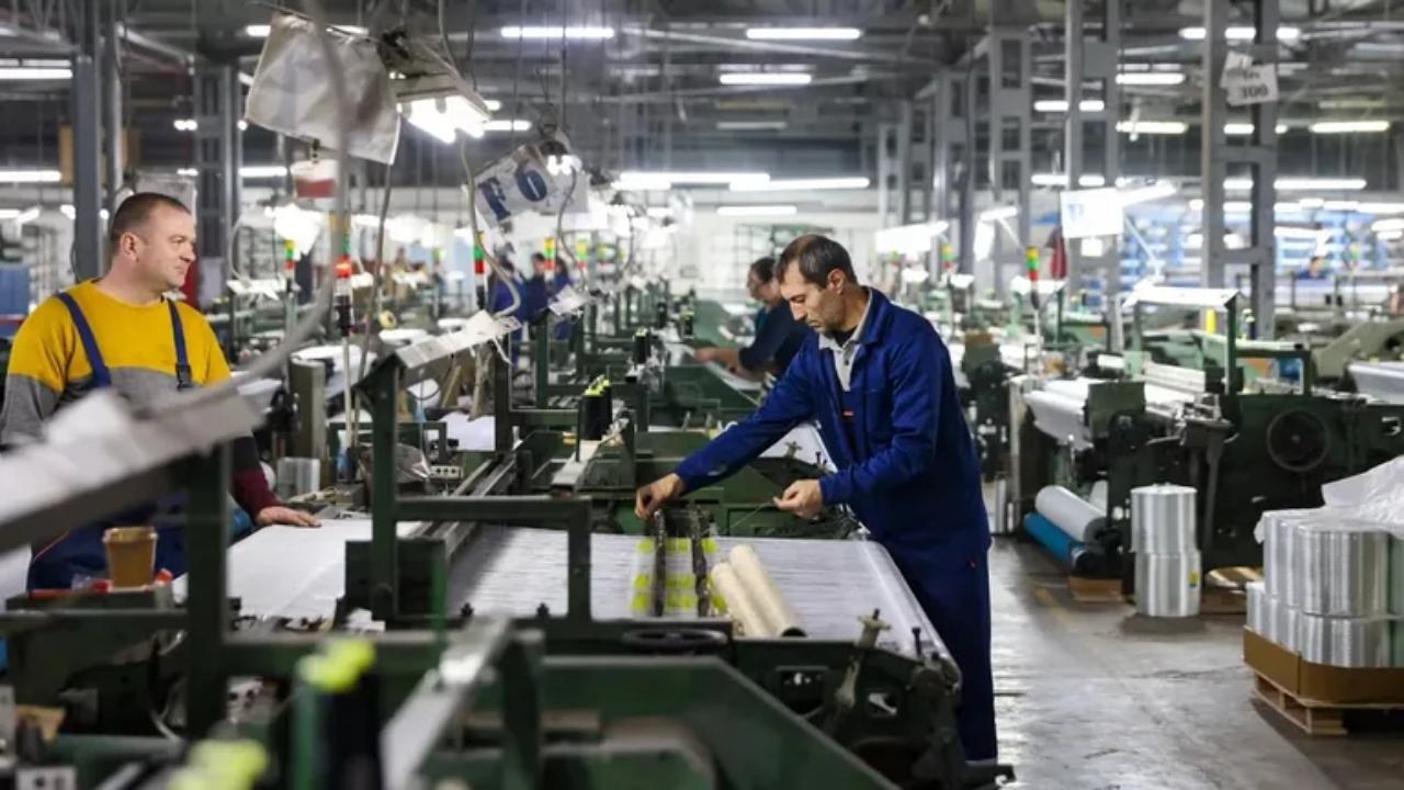 Top 20 de salarii din România, în funcție de industrie. Branșa în care se câștigă peste 12.400 de lei pe lună