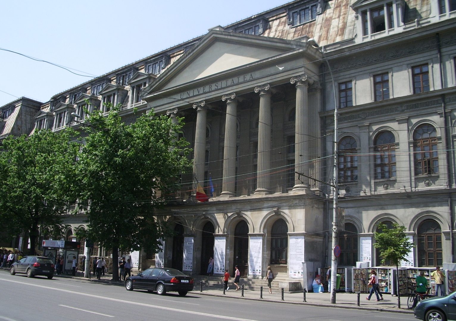 COD ROŞU Universităţile din Bucureşti se închid din cauza ploii, „pentru siguranţa studenţilor şi cadrelor didactice”