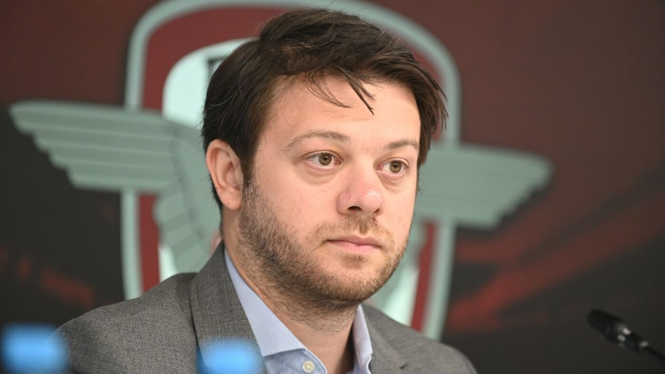 Victor Angelescu, drumul de la copil sărac la milionar. Cum a dat lovitura acţionarul minoritar de la Rapid