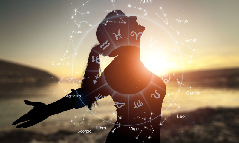 Patru zodii care au noroc în luna noiembrie. Universul deschide larg porțile succesului, abundenței și iubirii