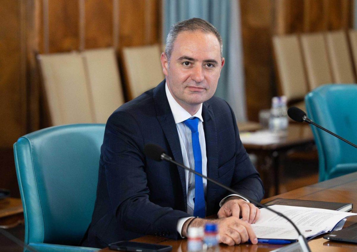 Alexandru Nazare a anunțat prelungirea perioadei până pe 31 decembrie, în care primăriile şi consiliile judeţene pot cere împrumuturi de la stat, pentru investiţiile locale şi termoficare