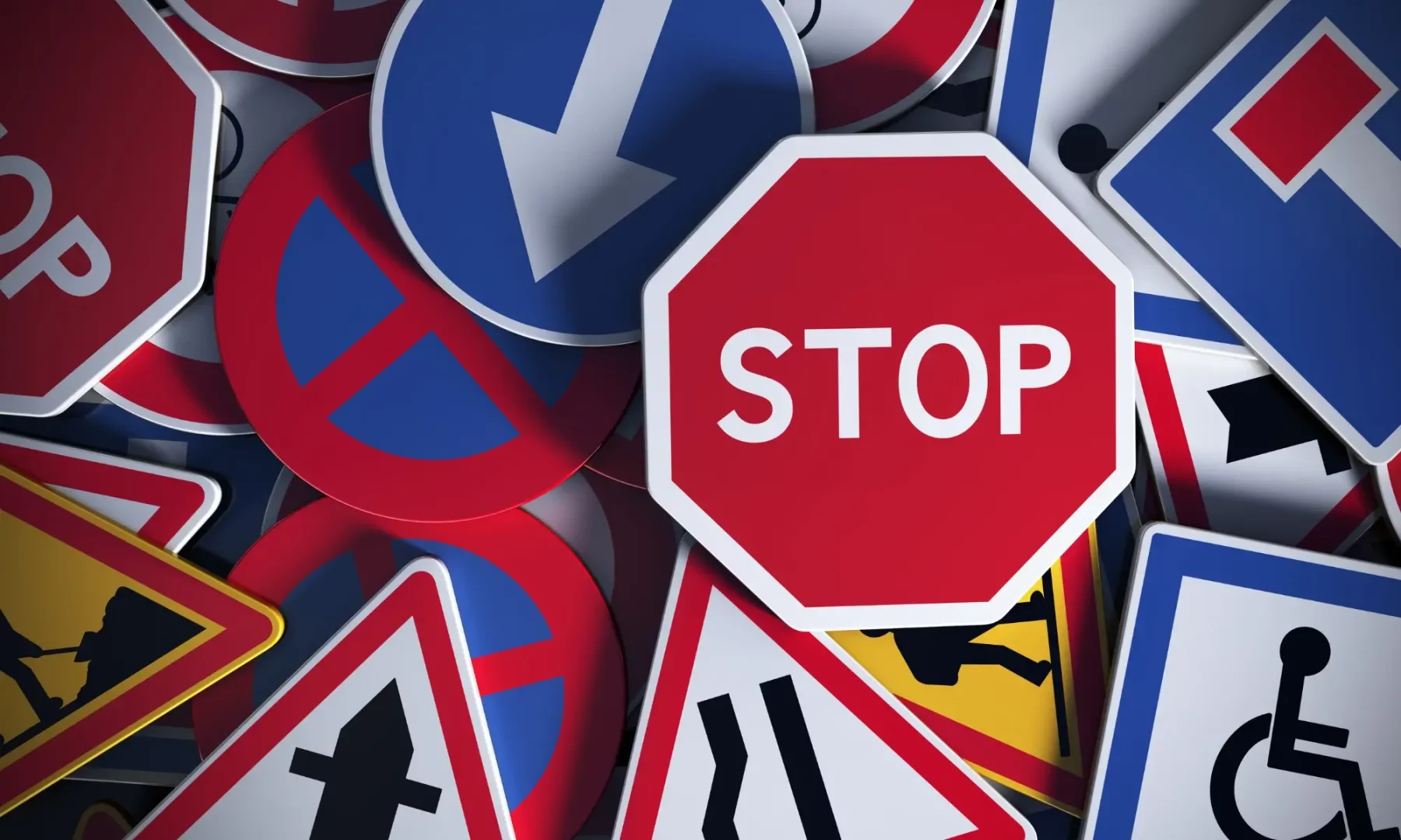 Dai de permis și te încurcă semnele? Iată cum recunoști rapid indicatoarele care dau bătăi de cap la examen