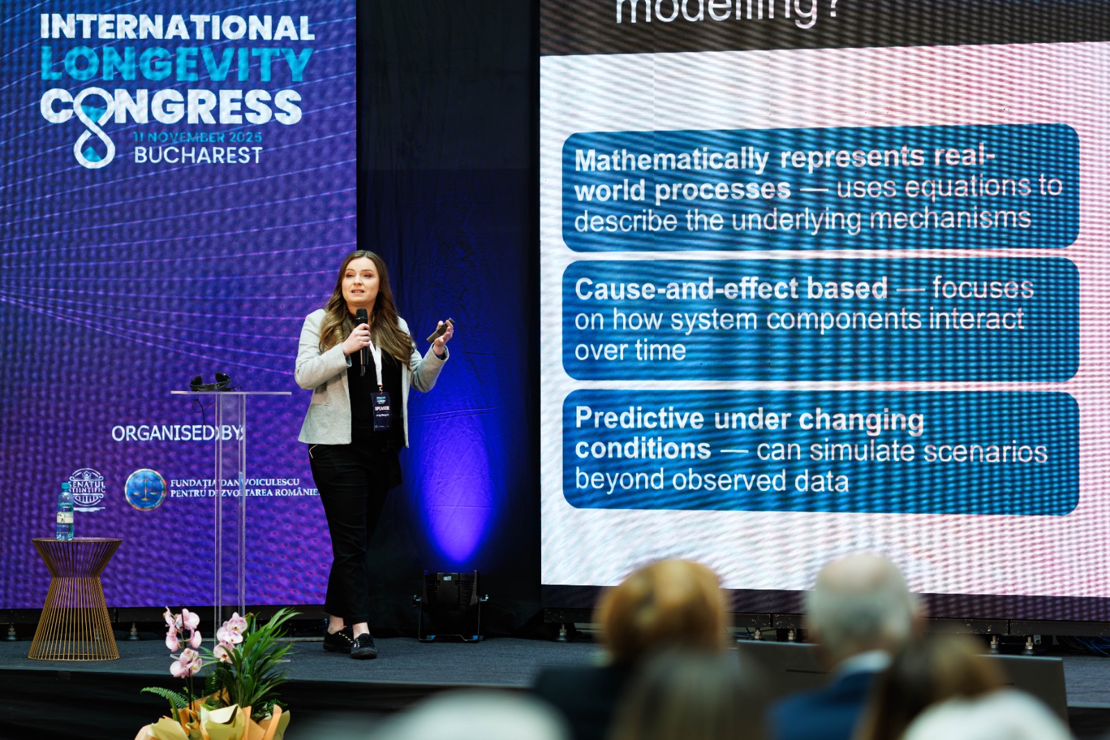 Colesterolul, inflamația și îmbătrânirea: Dr. Amy Morgan explică viitorul medicinei bazate pe simulări matematice