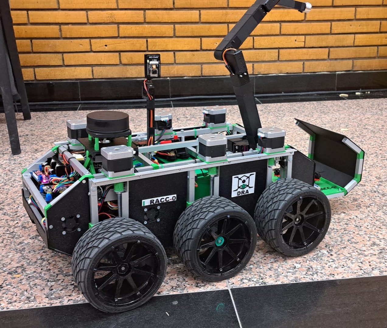 Robotul lui  Cătălin Constantinescu.