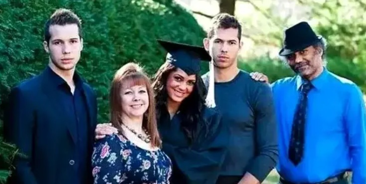 Cum arată și cu se ocupă sora fraților Tate. Janine locuiește în Statele Unite: „Nu suntem în cea mai bună relație”