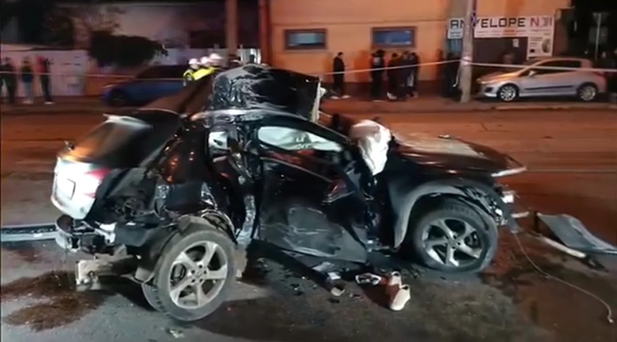 Tragedie în Capitală. O tânără de 20 de ani a murit pe loc într-un accident provocat de prietena ei. Șoferița de 21 de ani a ajuns la spital