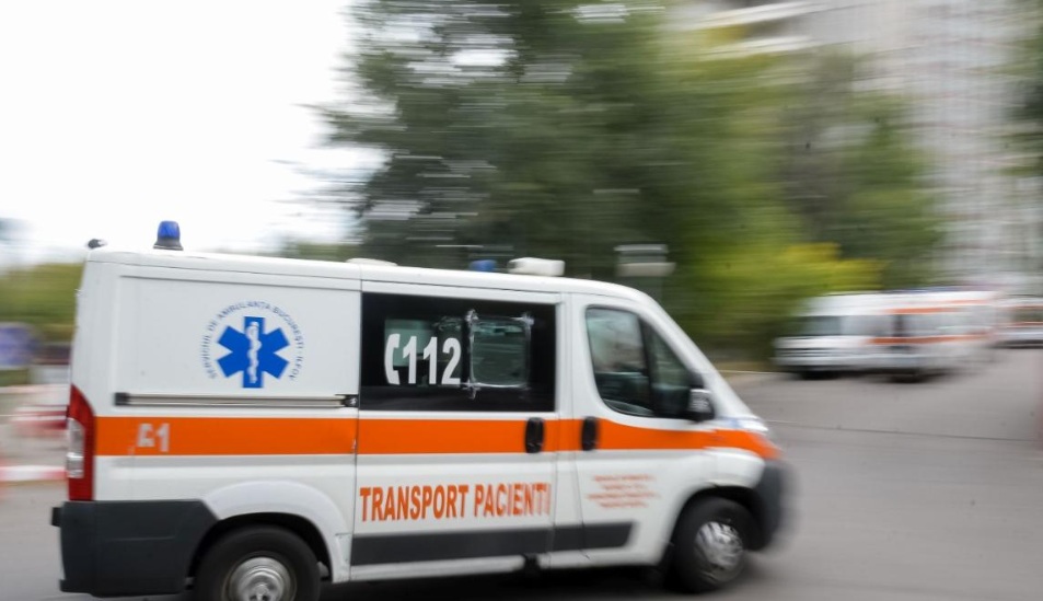 Caz revoltător la un spital din Târgu Jiu. Un bărbat a murit în ambulanță, după ce a fost plimbat ore întregi între două clădiri. S-au dat amenzi de 30.000 de lei