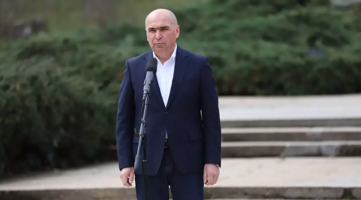 Ilie Bolojan pune apărarea României pe umerii grădinarilor de la Cotroceni: „Prima dată trebuie să o apărăm noi şi apoi să ne aşteptăm să ne apere alţii”