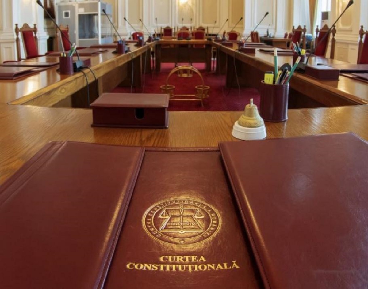 Categoria de părinţi care îşi cer dreptatea la CCR. Aceştia beneficiază de un sprijin din partea statului cu 25% mai mic