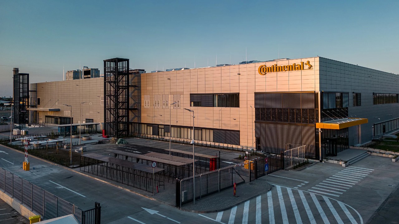 O importantă companie germană, cu șapte fabrici în România, vrea să desființeze aproximativ 1.500 de locuri de muncă