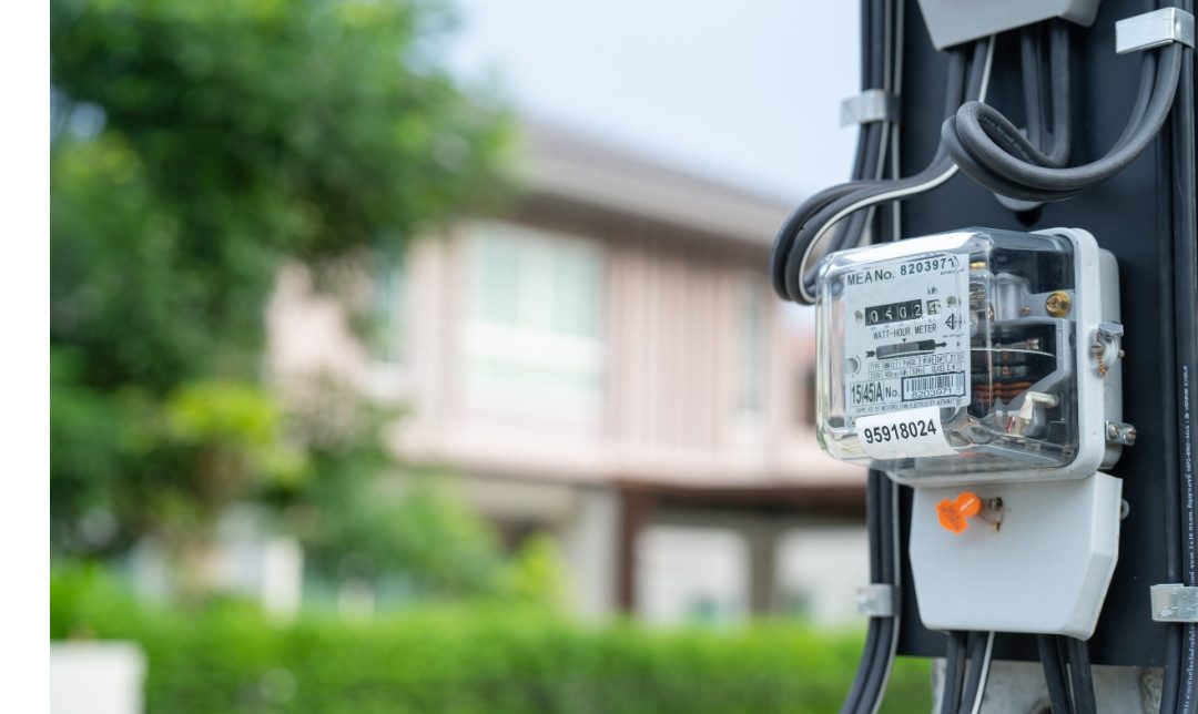 Cât plăteşte un român pentru factura la curent în Italia, Spania și Marea Britanie. Locul ideal unde să te stabileşti