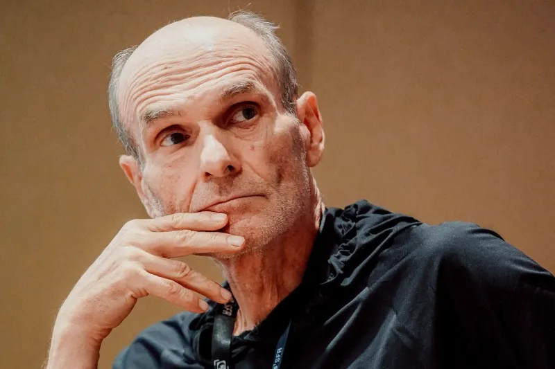 Cristian Tudor Popescu face dezvăluiri rare despre fiul său cel mic. Chiar dacă a picat bacul de trei ori, mezinul familiei are o carieră de succes