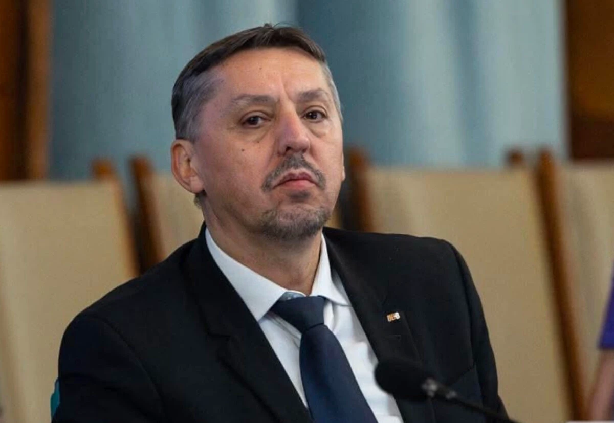 Daniel David promite profesorilor că nu le vor fi tăiate salariile: „Educaţia a dat ce trebuia să dea pentru eficientizare financiară, ca să putem încheia anul cu salarii şi burse”