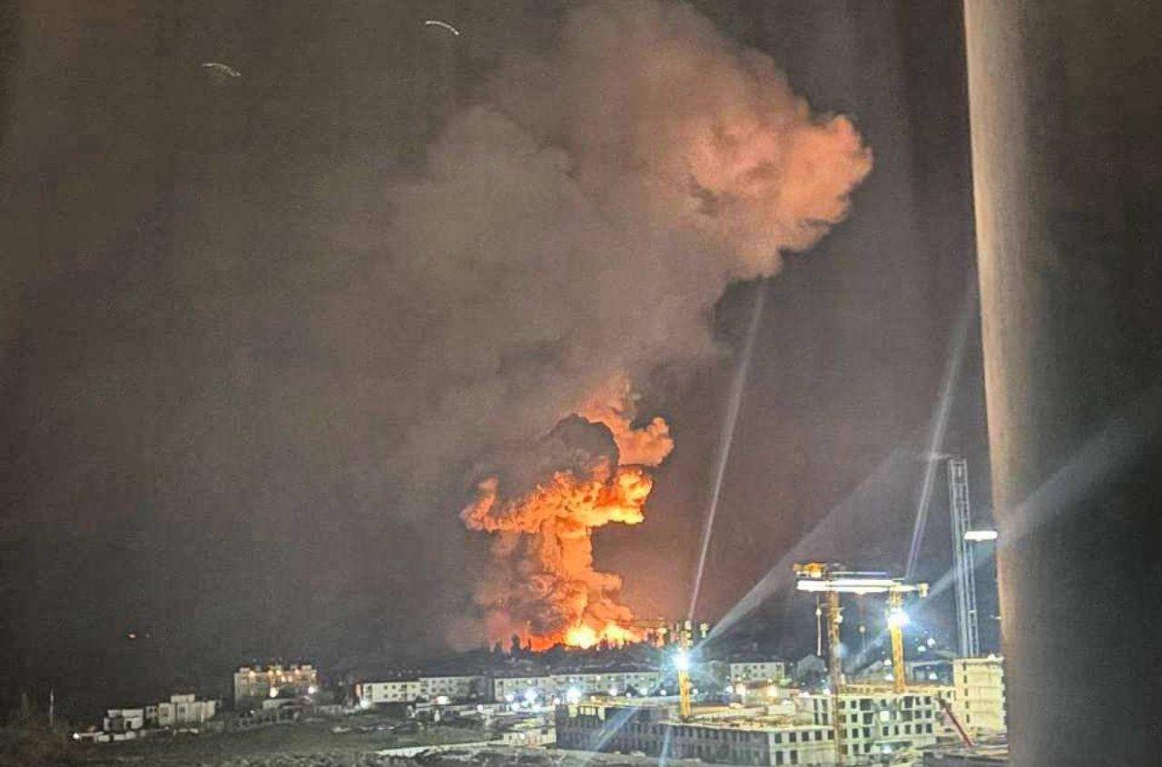 Atac cu drone ucrainene asupra unui important depozit de petrol din regiunea rusească Novorossiisk. Totodată, au fost avariate o navă și mai multe locuințe