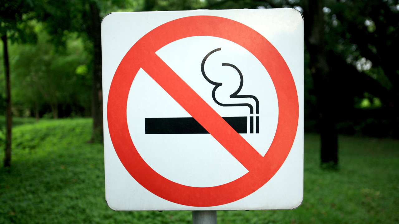 Maldive interzice fumatul pentru toată generație născută după 2007. Amenzile sunt usturătoare pentru cei ce încalcă această lege