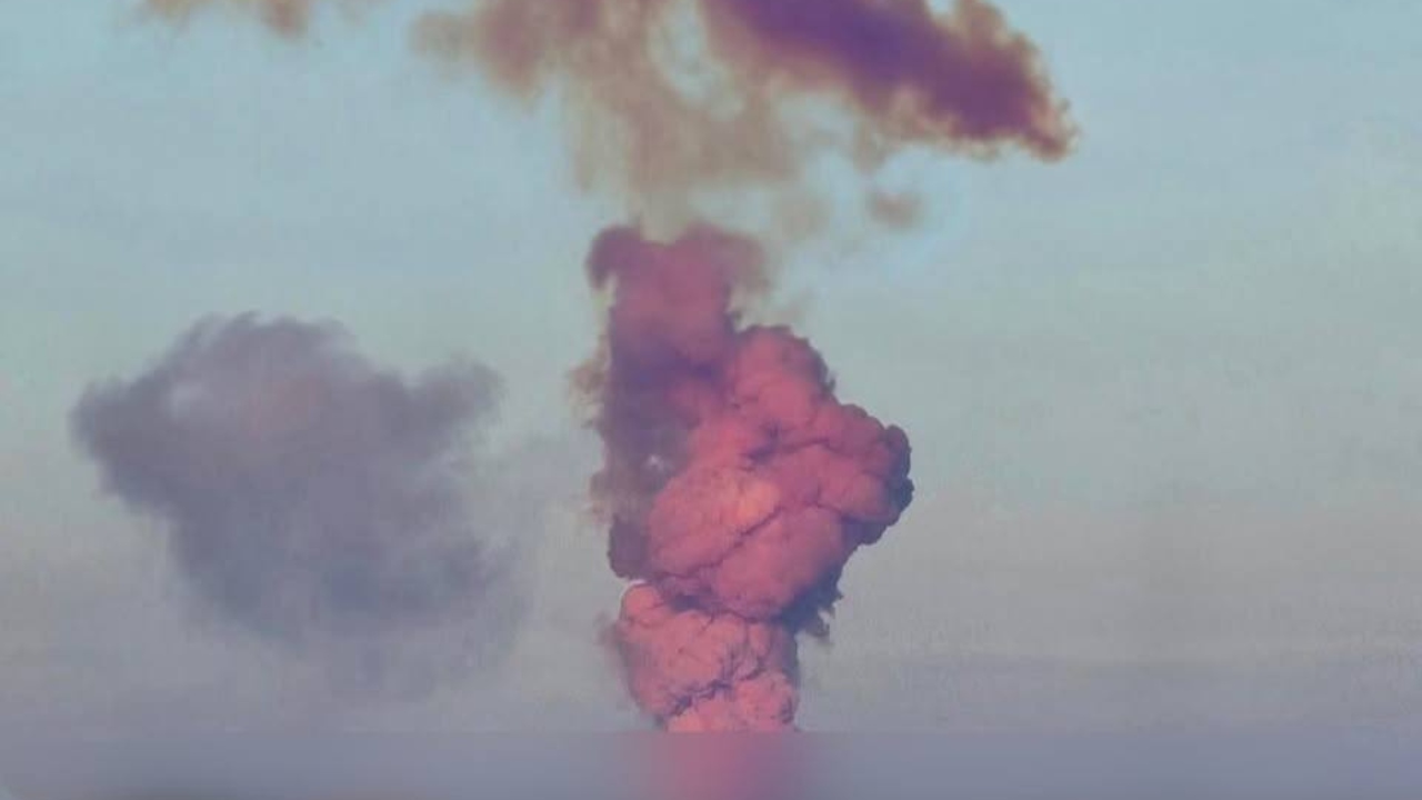 Explozie la baza de rachete Iasni din Rusia! Un nor de fum imens s-a ridicat în aer