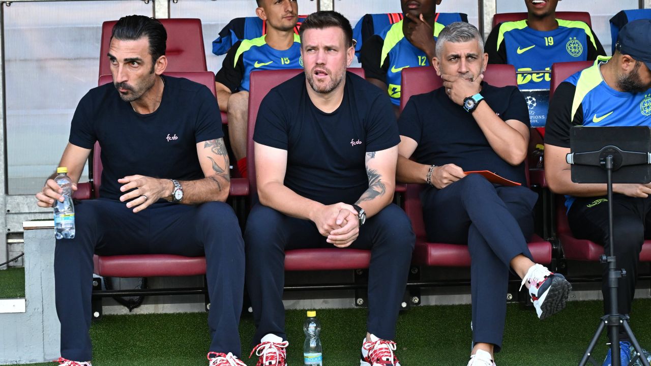 Ce decizie a luat Gigi Becali după ce Charalambous şi Pintili şi-au dat demisia de la Fcsb. Patronul pregăteşte o revoluţie la echipă