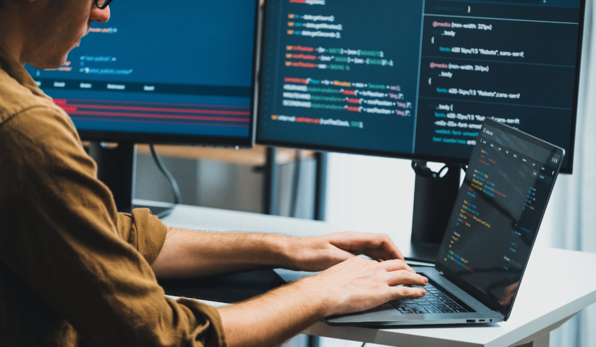 Mesajul cu care un IT-ist a stârnit furia românilor: „Dacă nu era IT-ul, şi acum, pe bulevardele din Clooj-Napoca, se circula cu trăsura”