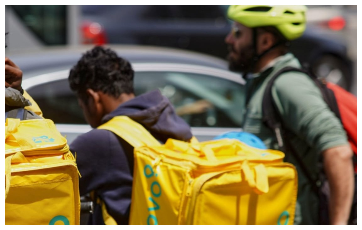 Încă un livrator asiatic a fost agresat în plină stradă de doi tineri. Scene șocante au avut loc lângă București