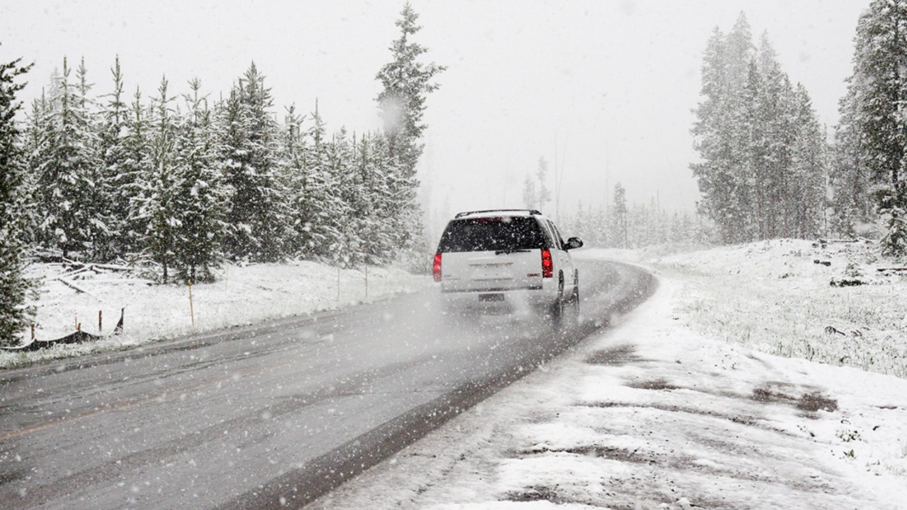 Cât te costă să-ți pregătești mașina pentru iarnă. Cheltuielile care îi seacă pe români de bani