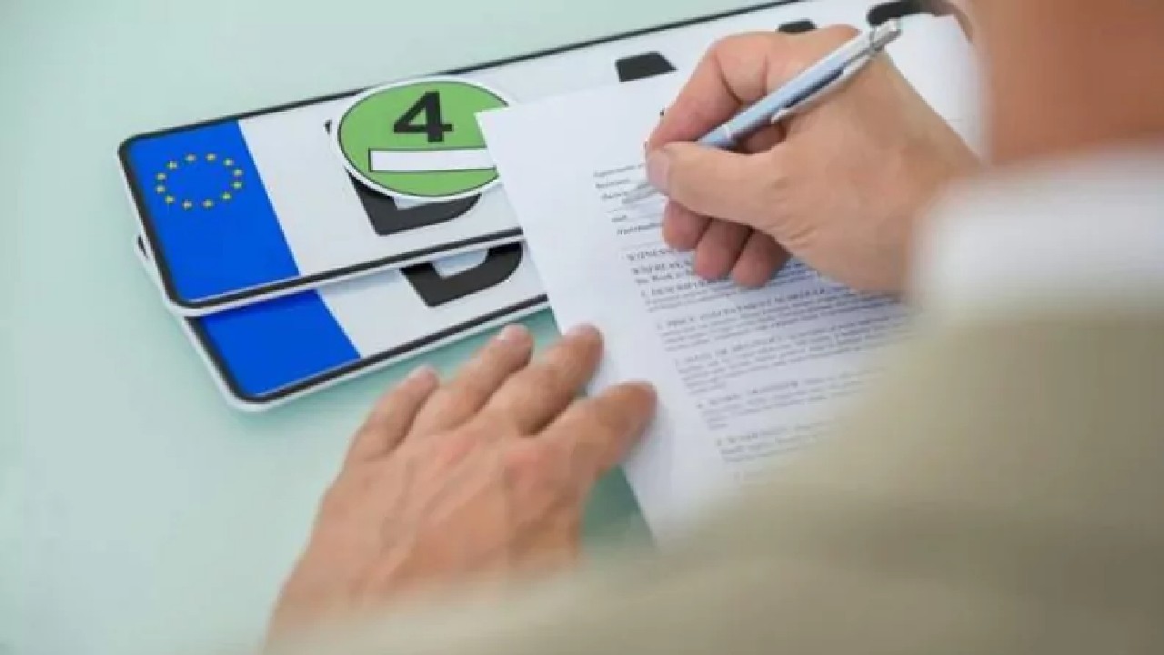 Șoferii din România scapă de drumul la ghișeu. Înmatricularea mașinilor se va putea face online în totalitate