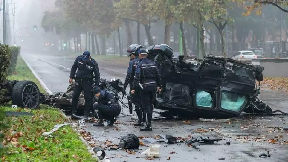 Accident devastator: fiul unui reputat cardiolog a murit după ce un Mercedes G-Class Brabus de 500.000 de euro s-a rupt în două!