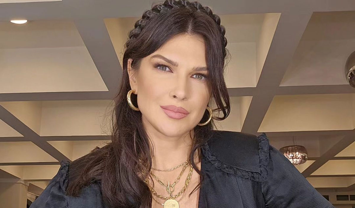 Monica Bîrlădeanu, dezvăluiri fără filtru. Cum a ajutat-o frumusețea în carieră, de ce s-a apucat de teatru la 46 de ani și cum face față provocărilor din lumea actoriei