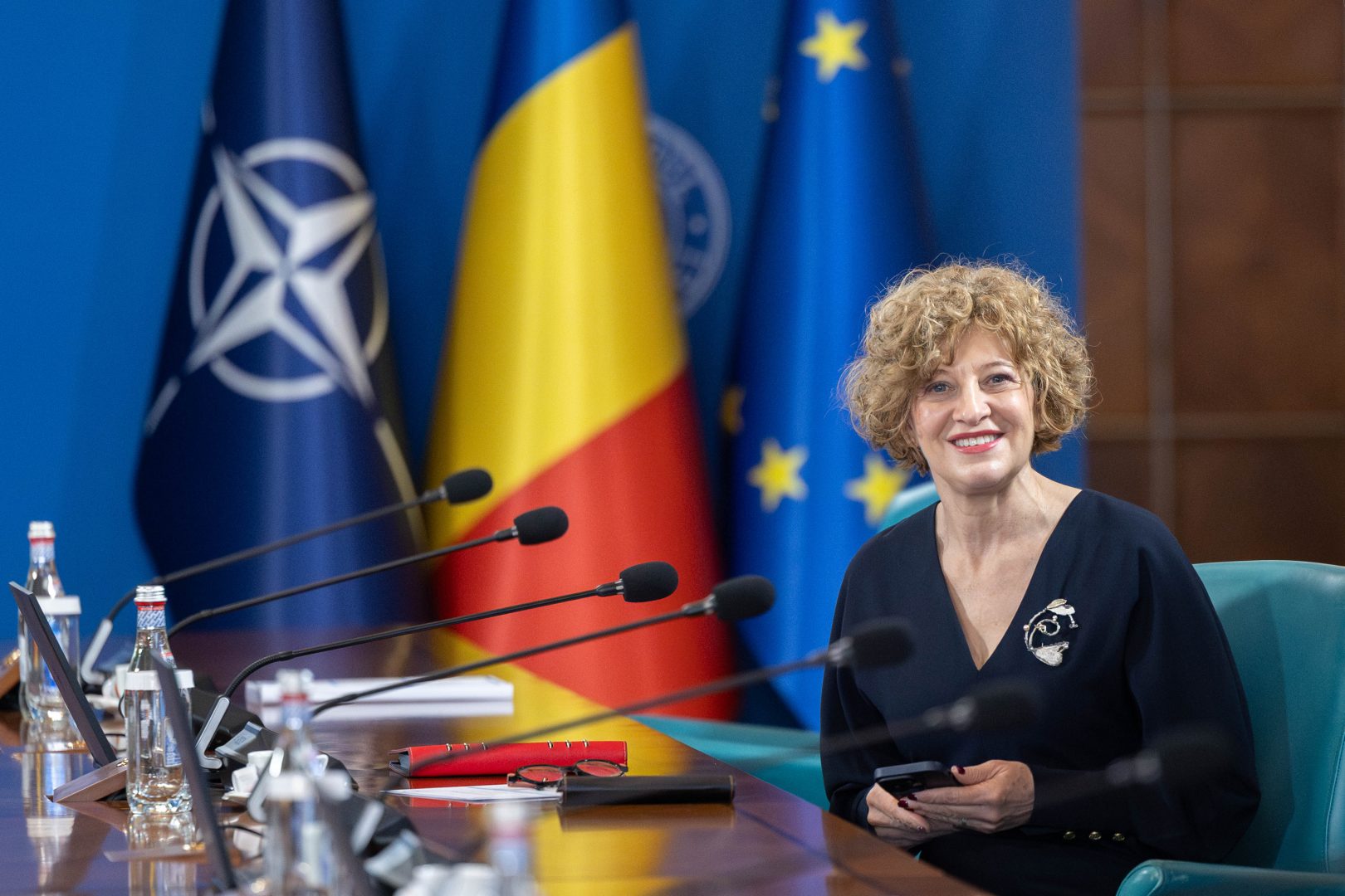 Oana Gheorghiu reevaluează relaţia cu PSD: „Poate că unele sfaturi de la Grindeanu sunt chiar valabile”. Vicepremierul spune că a ieşit în stradă împotriva altor miniştri PSD